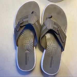 Clarks women’s flip flop sandals